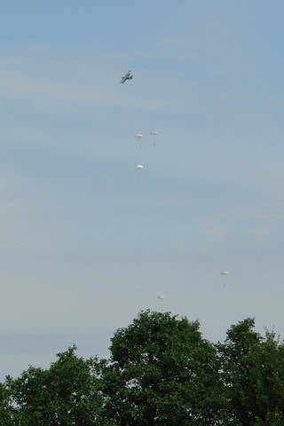 прыжки с парашютом в районе Чехова
